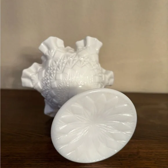 Fenton "Olde Virginia" milk glass compote. - Picture 4 of 6
